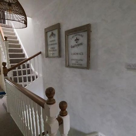 Homestay Poole Exterior photo